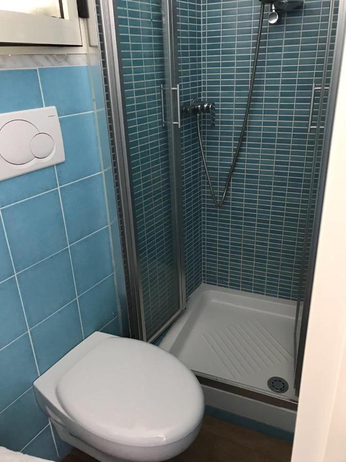 La Stanza Sul Porto Di Amalfi Camera Piccina Piccina Con Bagno Privato E Terrazzino Vista Mare Buitenkant foto