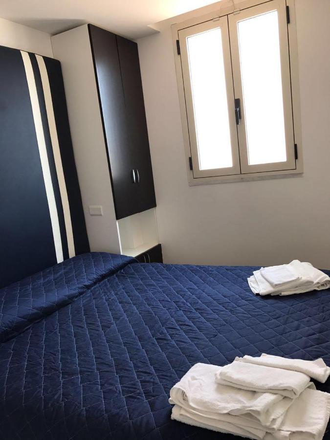 La Stanza Sul Porto Di Amalfi Camera Piccina Piccina Con Bagno Privato E Terrazzino Vista Mare Buitenkant foto