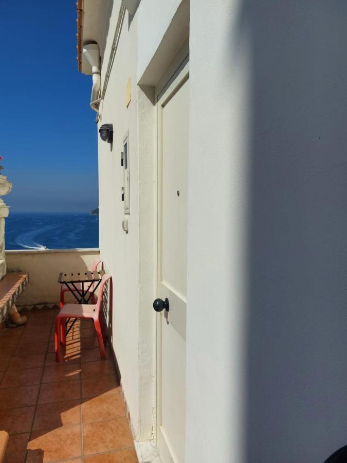 La Stanza Sul Porto Di Amalfi Camera Piccina Piccina Con Bagno Privato E Terrazzino Vista Mare Buitenkant foto