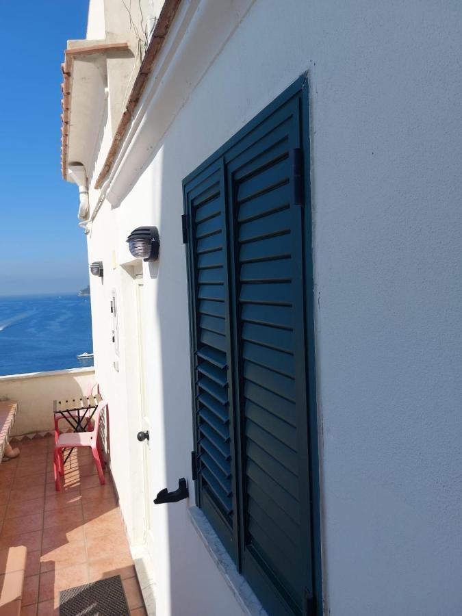 La Stanza Sul Porto Di Amalfi Camera Piccina Piccina Con Bagno Privato E Terrazzino Vista Mare Buitenkant foto