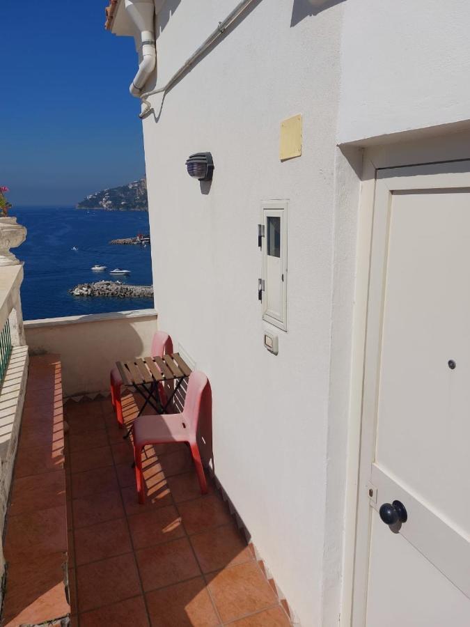 La Stanza Sul Porto Di Amalfi Camera Piccina Piccina Con Bagno Privato E Terrazzino Vista Mare Buitenkant foto