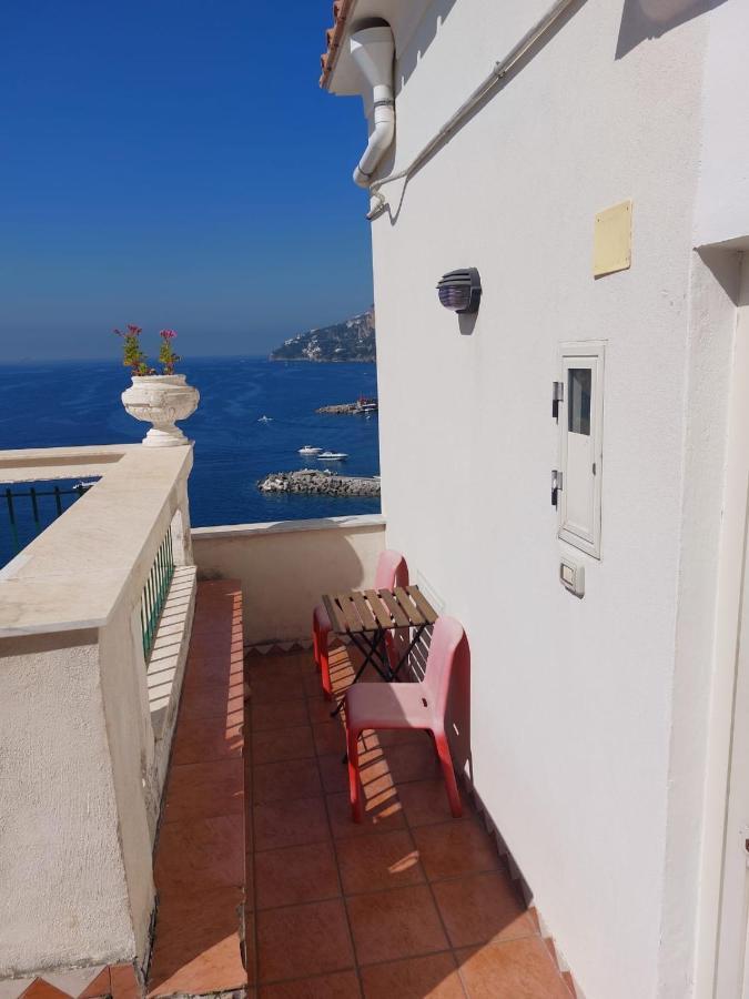 La Stanza Sul Porto Di Amalfi Camera Piccina Piccina Con Bagno Privato E Terrazzino Vista Mare Buitenkant foto