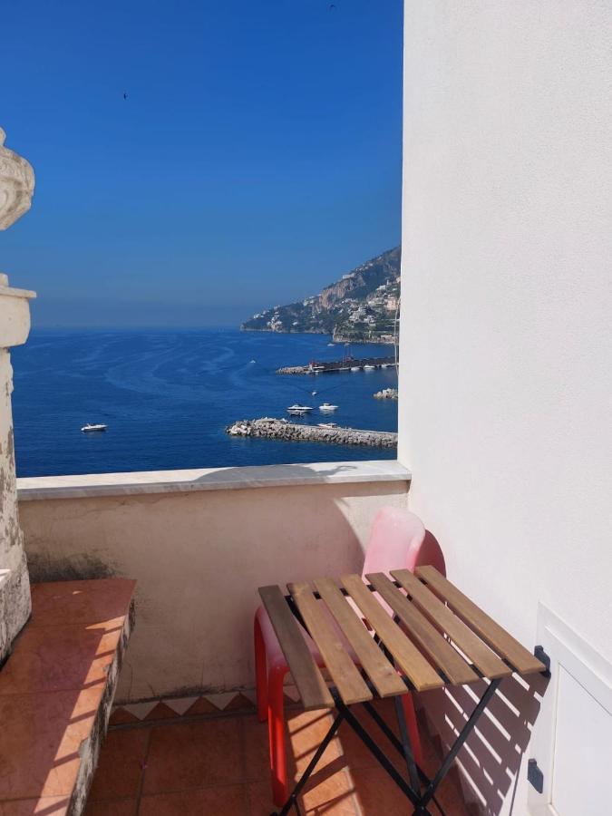 La Stanza Sul Porto Di Amalfi Camera Piccina Piccina Con Bagno Privato E Terrazzino Vista Mare Buitenkant foto