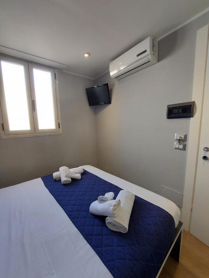 La Stanza Sul Porto Di Amalfi Camera Piccina Piccina Con Bagno Privato E Terrazzino Vista Mare Buitenkant foto